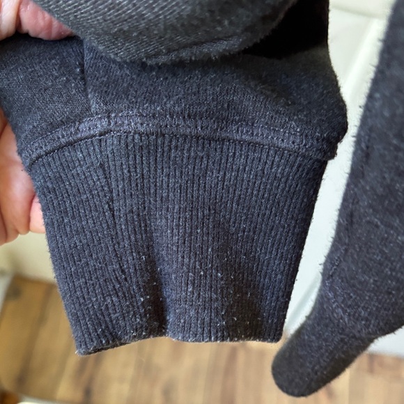 Reebok Dark Gray Sweatshirt. Soft and comfortable. unisex - Picture 8 of 10